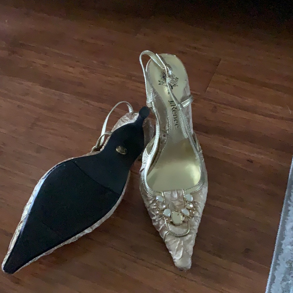 Crinkle satin heels